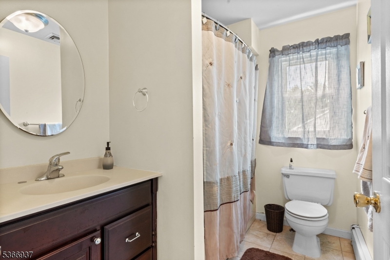 COUNTRY OAKS - Residential