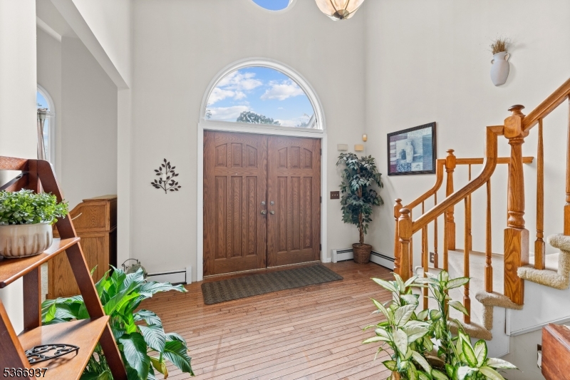 COUNTRY OAKS - Residential