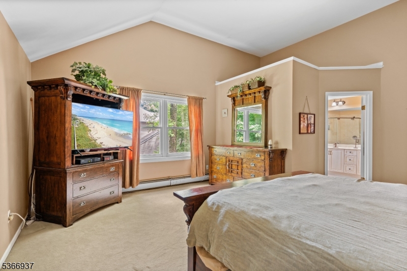 COUNTRY OAKS - Residential