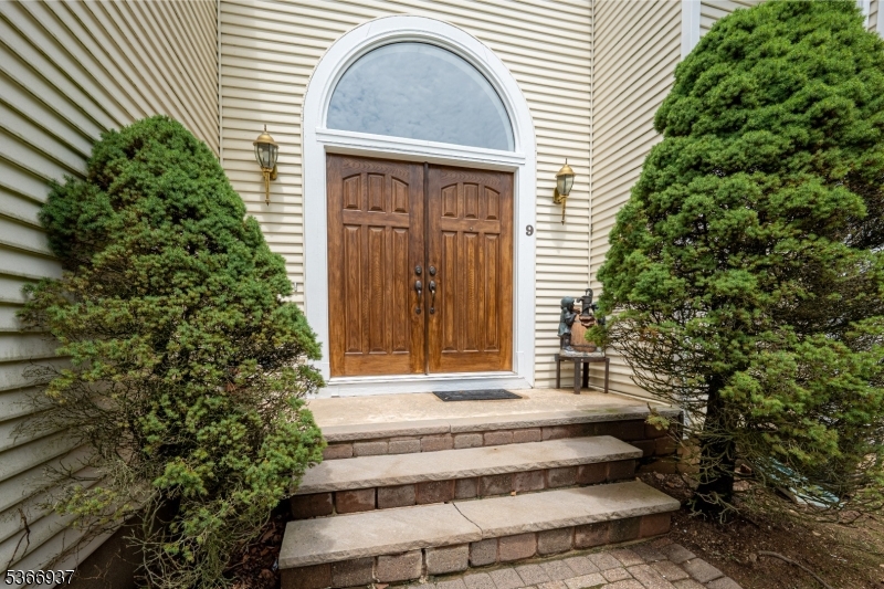 COUNTRY OAKS - Residential