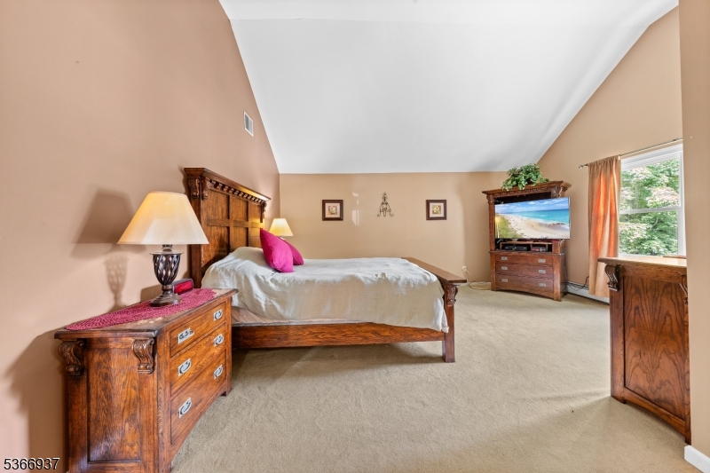 COUNTRY OAKS - Residential