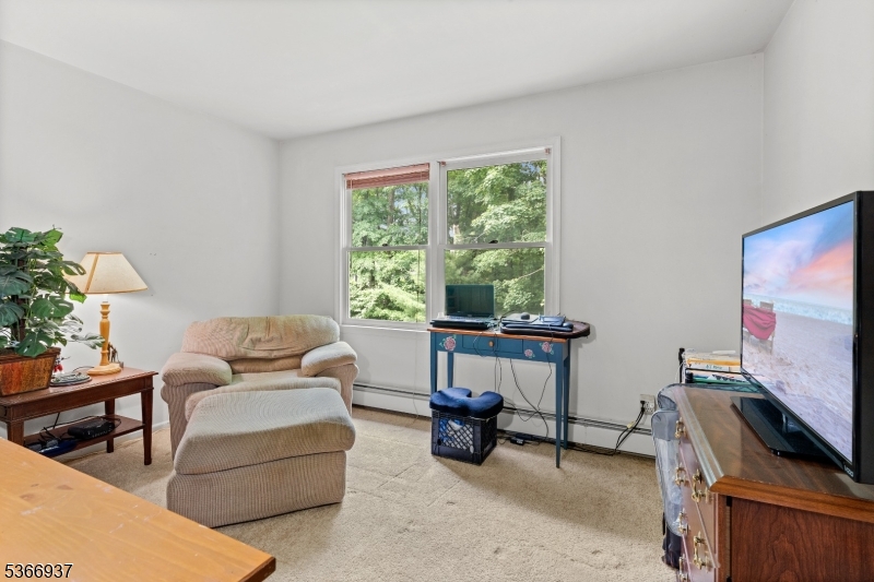 COUNTRY OAKS - Residential