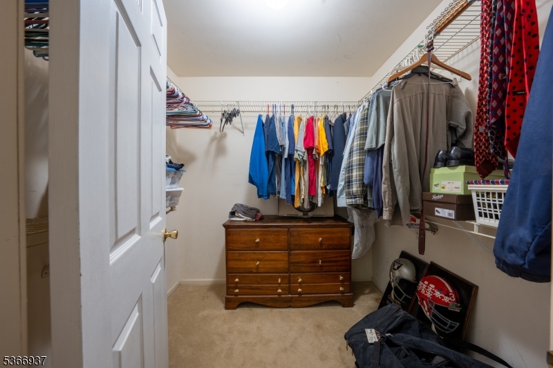 COUNTRY OAKS - Residential