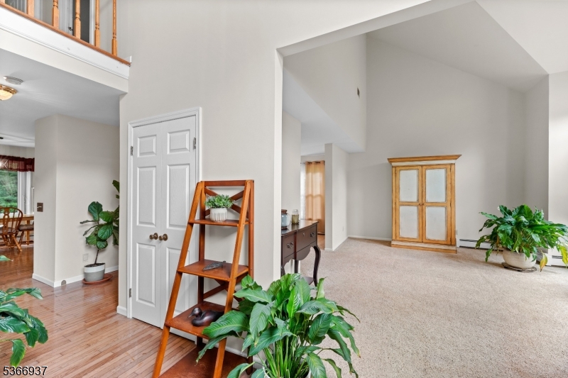 COUNTRY OAKS - Residential