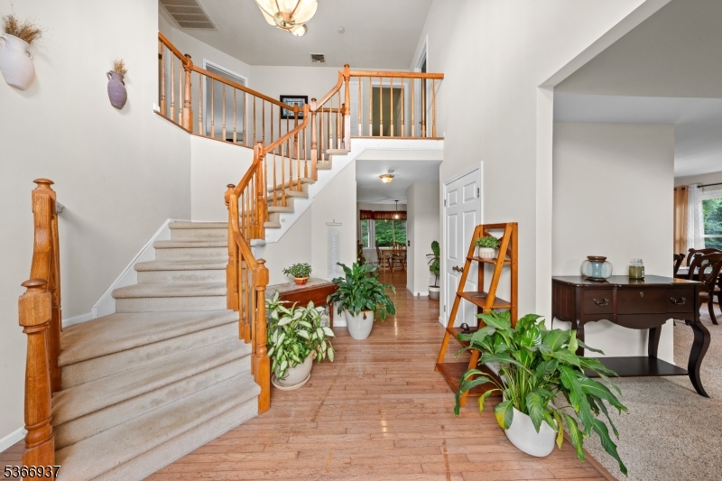 COUNTRY OAKS - Residential