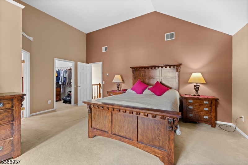 COUNTRY OAKS - Residential