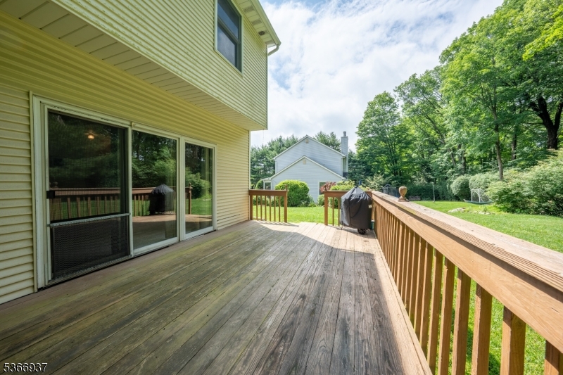 COUNTRY OAKS - Residential