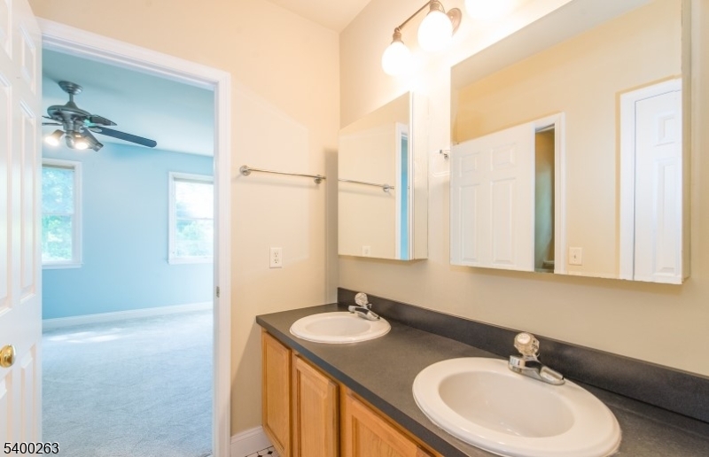 Apartment - Residential Lease