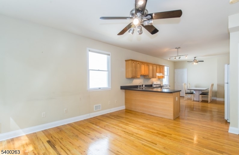 Apartment - Residential Lease