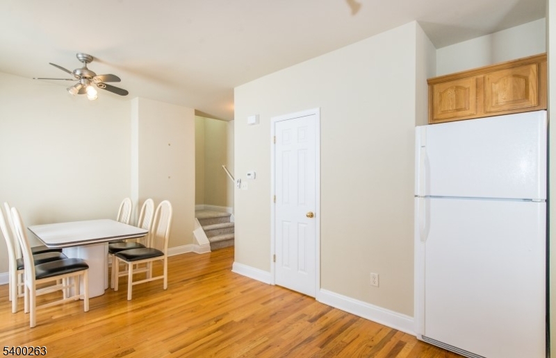 Apartment - Residential Lease