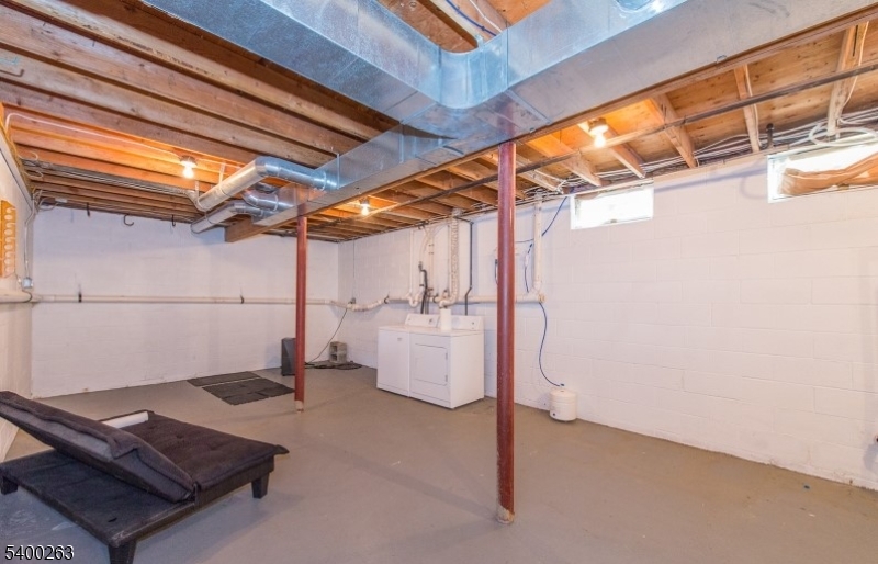 Apartment - Residential Lease