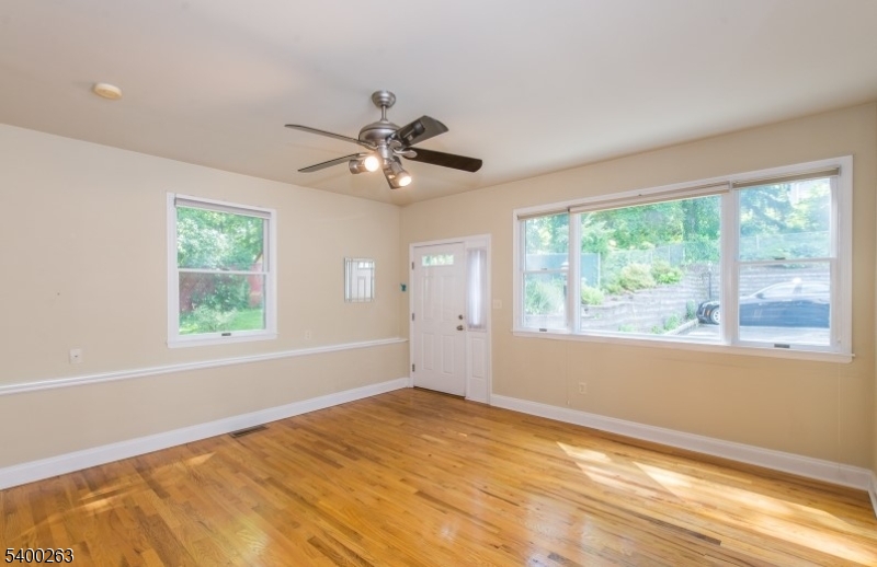 Apartment - Residential Lease