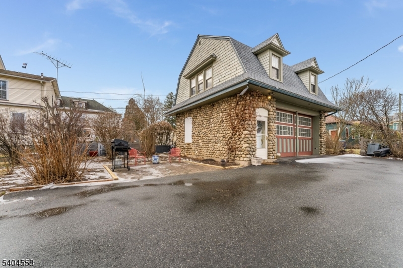 College - Residential Lease