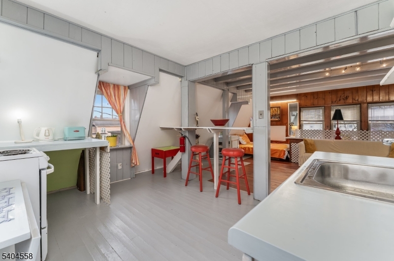 College - Residential Lease