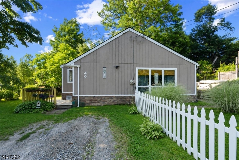Photo 1 of 40 — 40 Glenridge Rd, West Milford Twp., NJ 07421