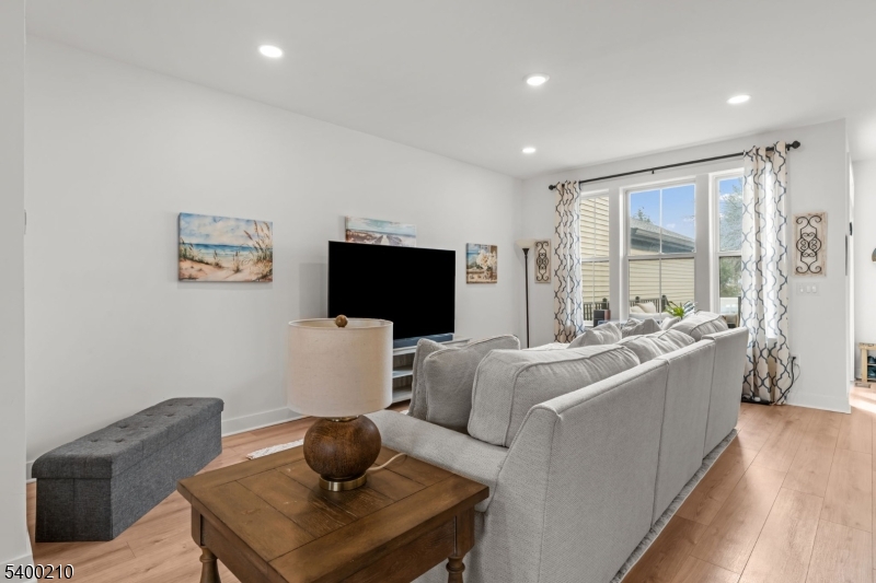 Montgomery Crossing - Residential