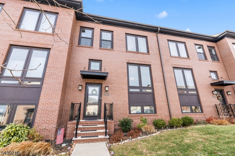 Montgomery Crossing - Residential