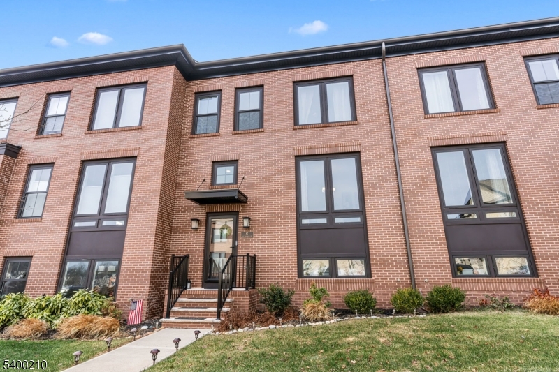 Montgomery Crossing - Residential