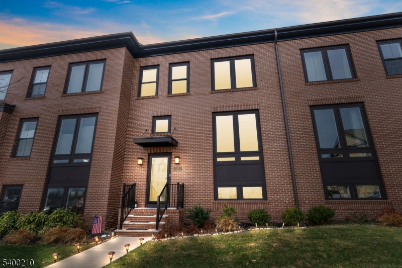 Montgomery Crossing - Residential