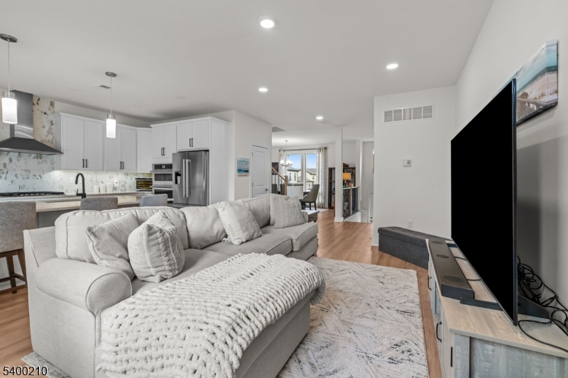 Montgomery Crossing - Residential