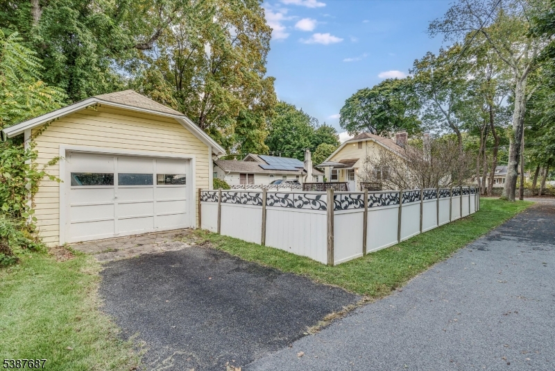 BUDD LAKE - Residential