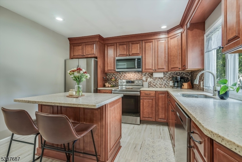 BUDD LAKE - Residential