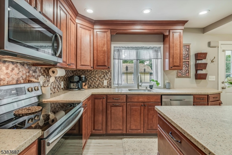 BUDD LAKE - Residential