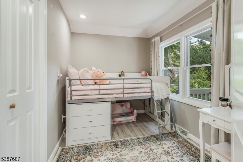 BUDD LAKE - Residential