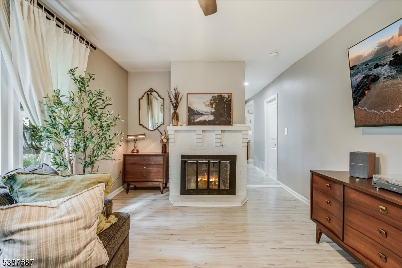 BUDD LAKE - Residential