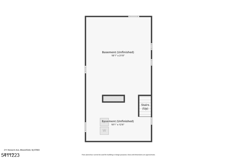 Main image without alt text