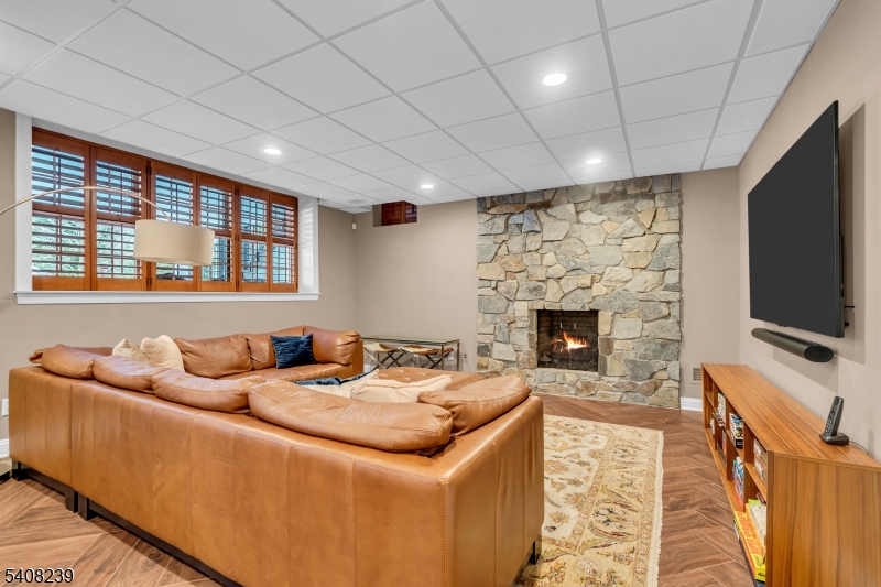 Rolling Hill - Residential