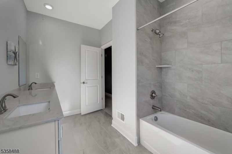 Collection at Morris Plains - Residential