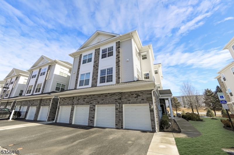 Collection at Morris Plains - Residential