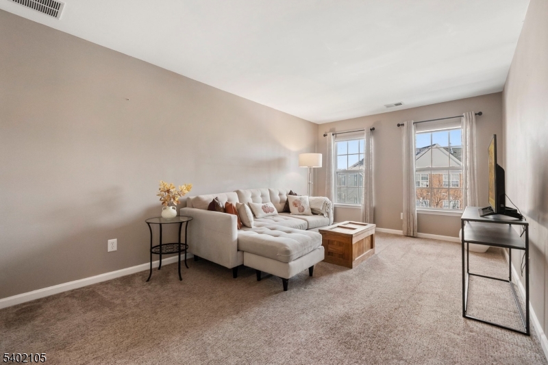 South Bound Brook Boro, New Jersey 08880, United States, 3 Bedrooms Bedrooms, ,3 BathroomsBathrooms,Residential,Active,257486