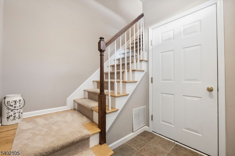 South Bound Brook Boro, New Jersey 08880, United States, 3 Bedrooms Bedrooms, ,3 BathroomsBathrooms,Residential,Active,257486