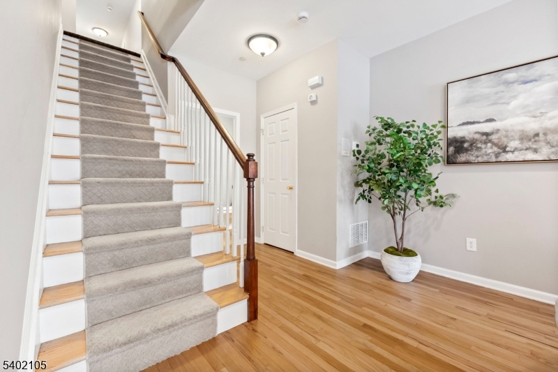 South Bound Brook Boro, New Jersey 08880, United States, 3 Bedrooms Bedrooms, ,3 BathroomsBathrooms,Residential,Active,257486