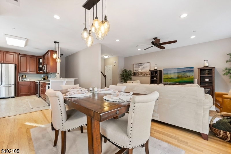 South Bound Brook Boro, New Jersey 08880, United States, 3 Bedrooms Bedrooms, ,3 BathroomsBathrooms,Residential,Active,257486