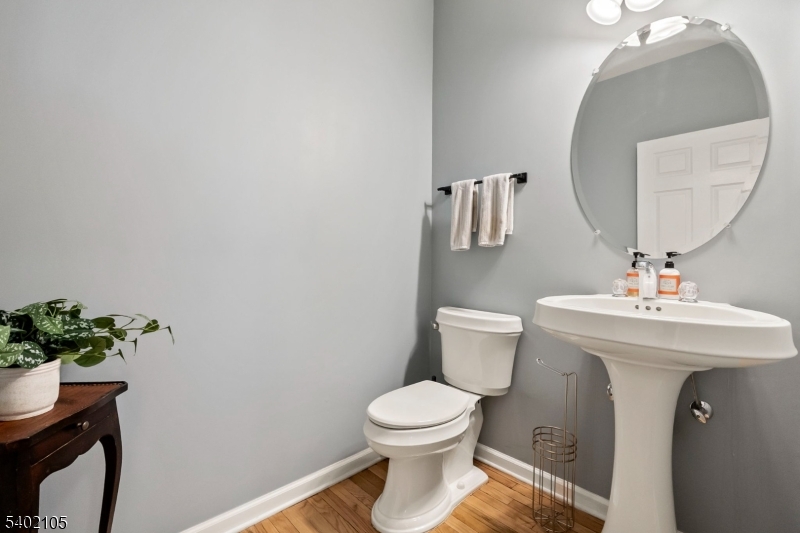 South Bound Brook Boro, New Jersey 08880, United States, 3 Bedrooms Bedrooms, ,3 BathroomsBathrooms,Residential,Active,257486