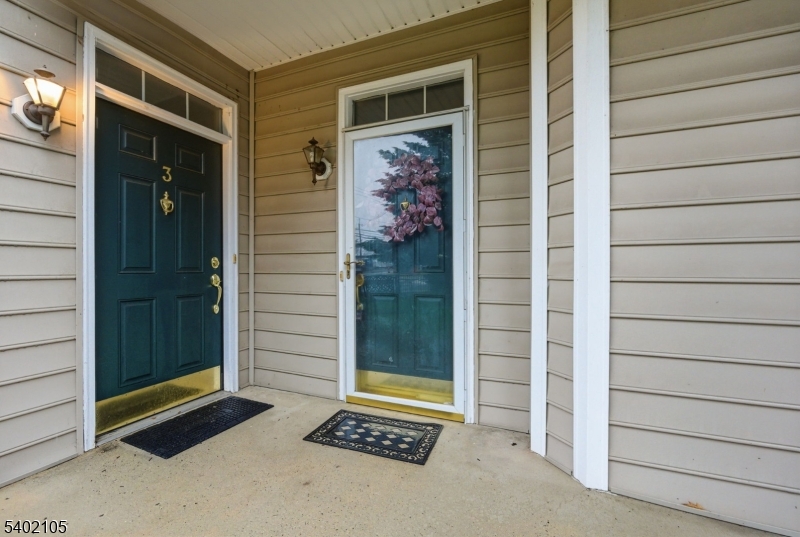 South Bound Brook Boro, New Jersey 08880, United States, 3 Bedrooms Bedrooms, ,3 BathroomsBathrooms,Residential,Active,257486