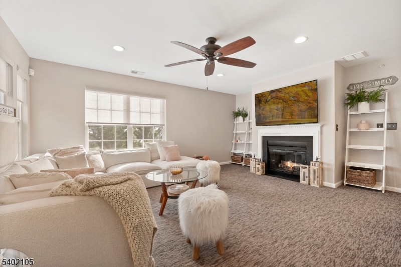 South Bound Brook Boro, New Jersey 08880, United States, 3 Bedrooms Bedrooms, ,3 BathroomsBathrooms,Residential,Active,257486