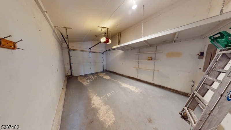 Holiday Lake - Residential Lease