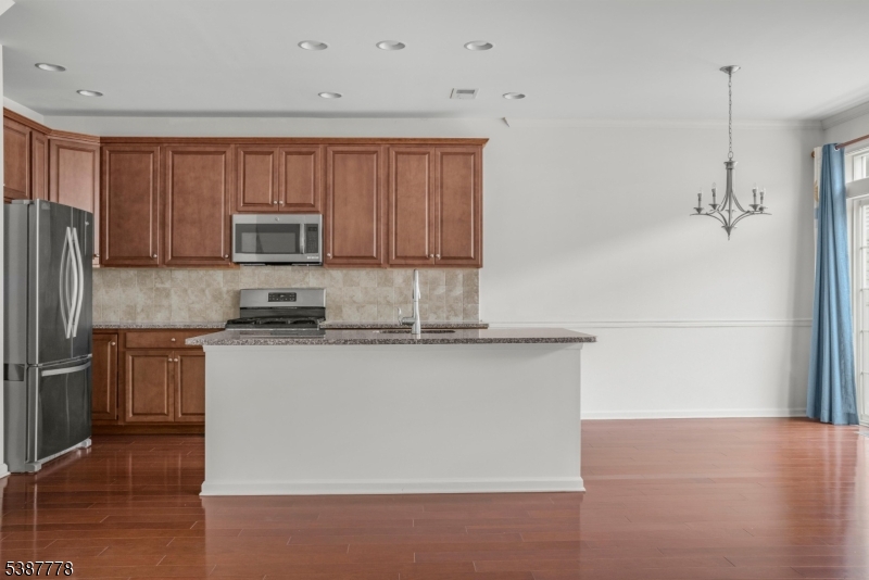 MONTGOMERY RIDGE - Residential