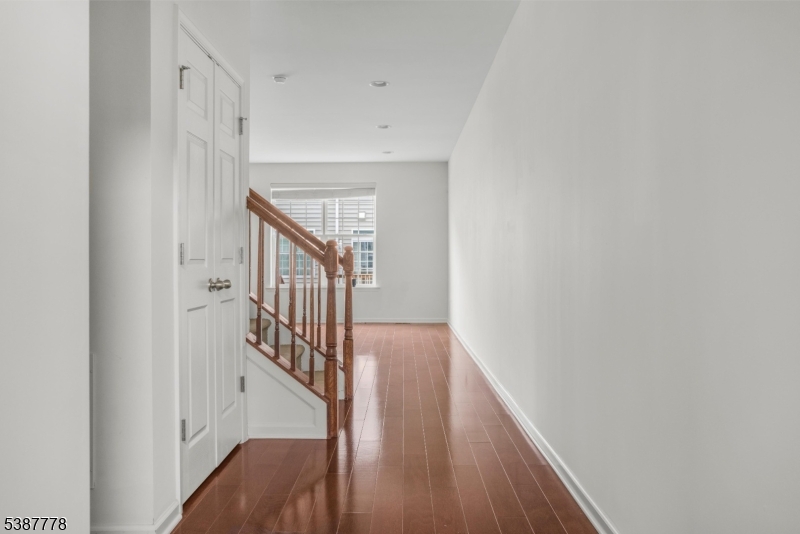 MONTGOMERY RIDGE - Residential