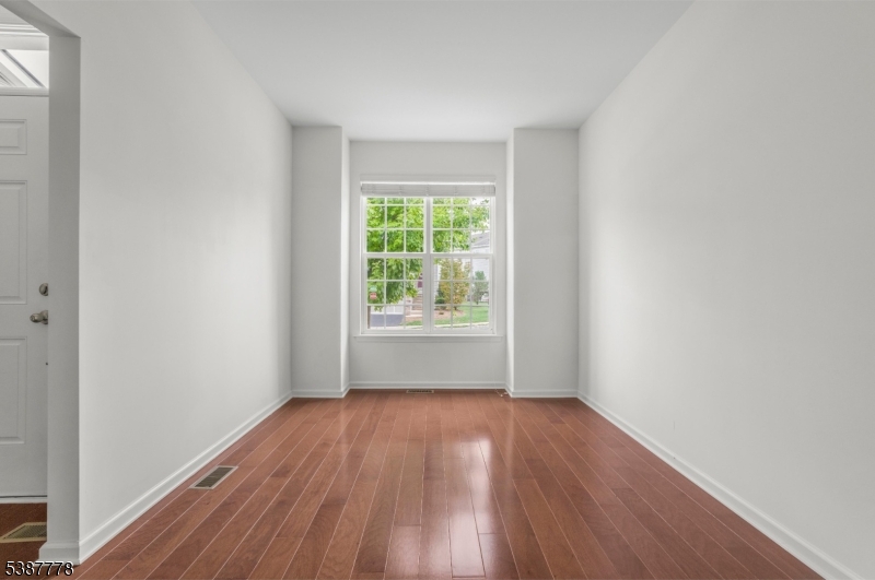 MONTGOMERY RIDGE - Residential