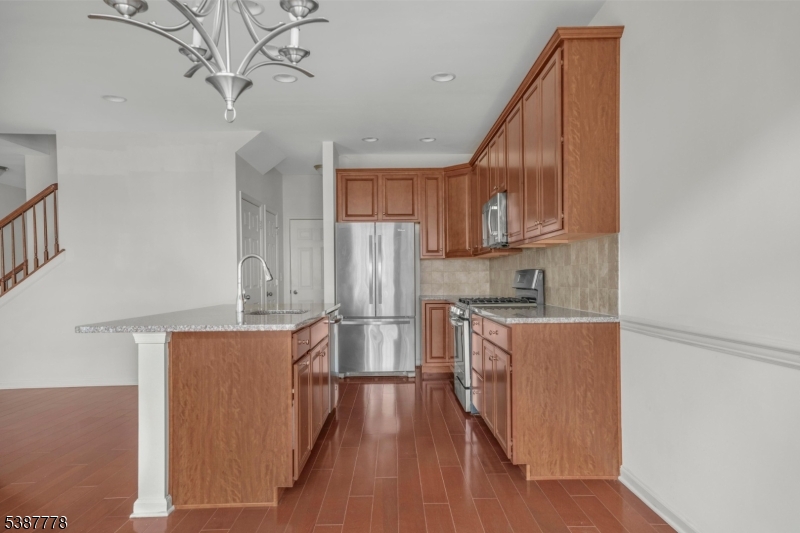 MONTGOMERY RIDGE - Residential