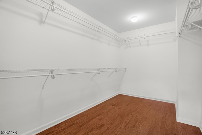 MONTGOMERY RIDGE - Residential