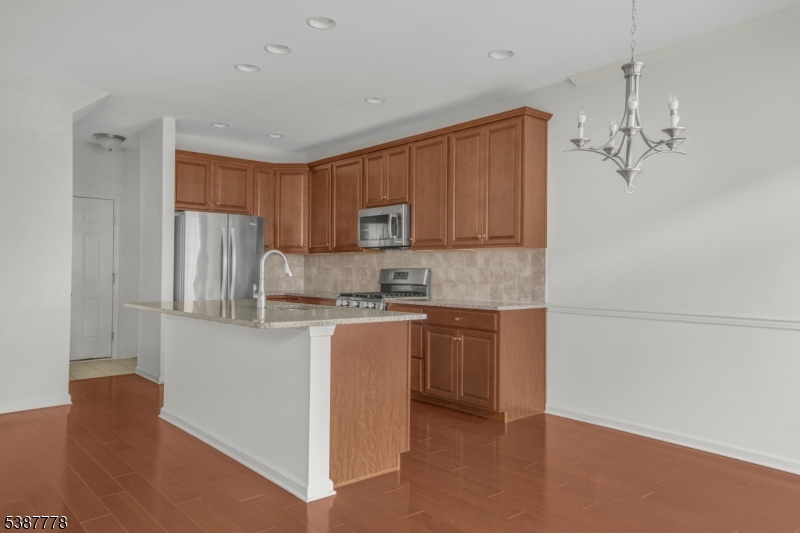 MONTGOMERY RIDGE - Residential