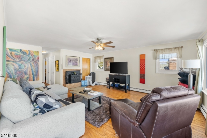 Lake Hopatcong Lakefront. - Residential