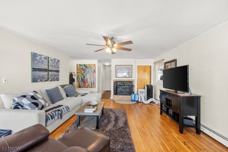 Lake Hopatcong Lakefront. - Residential