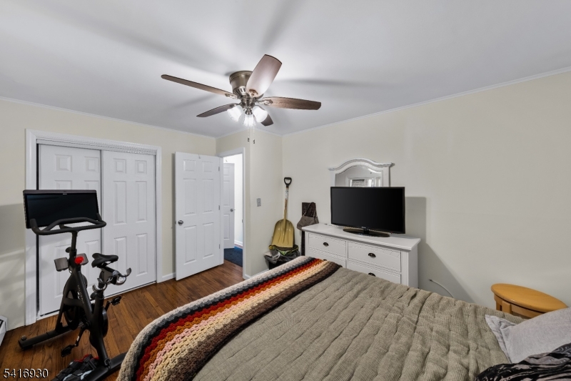 Lake Hopatcong Lakefront. - Residential